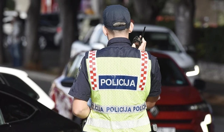 Policija