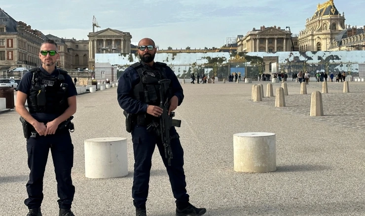 Versailles evakuiran iz sigurnosnih razloga