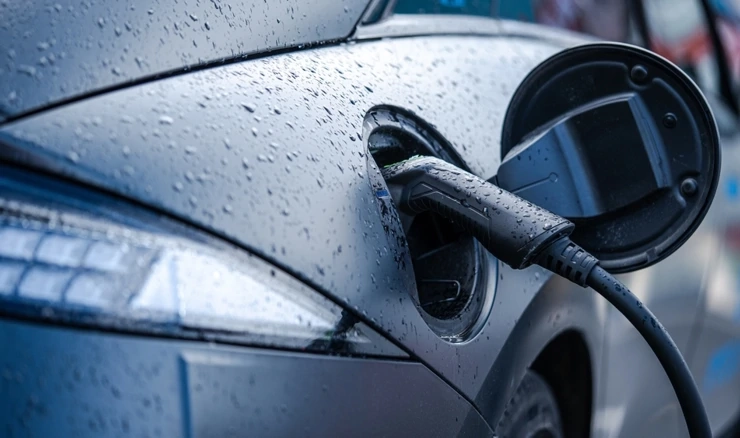 Električni automobil