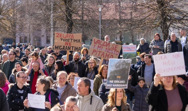 Prosvjed protiv gradnje centra za migrante na Željavi