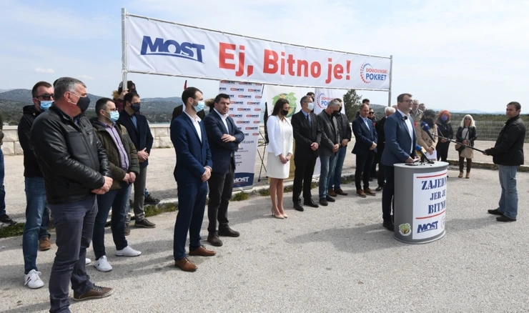 Domovinski pokret i Most