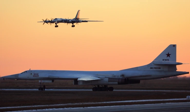 Strateški bombarderi TU-95 i TU-160 u zračnoj bazi Engels-2