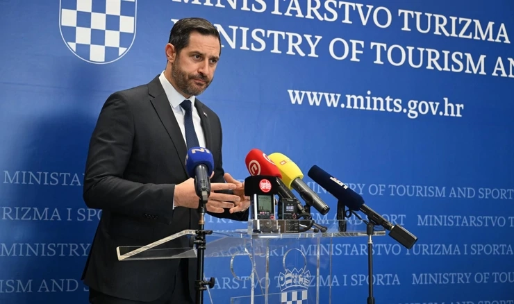 Tonči Glavina, ministar turizma i sporta