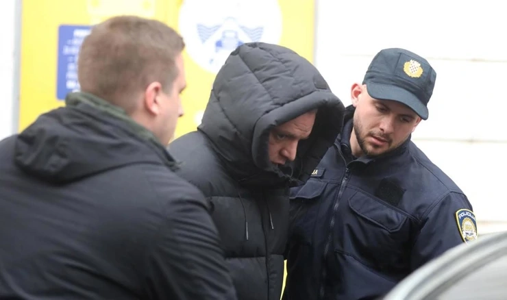 Privođenje Roberta Di Caprija