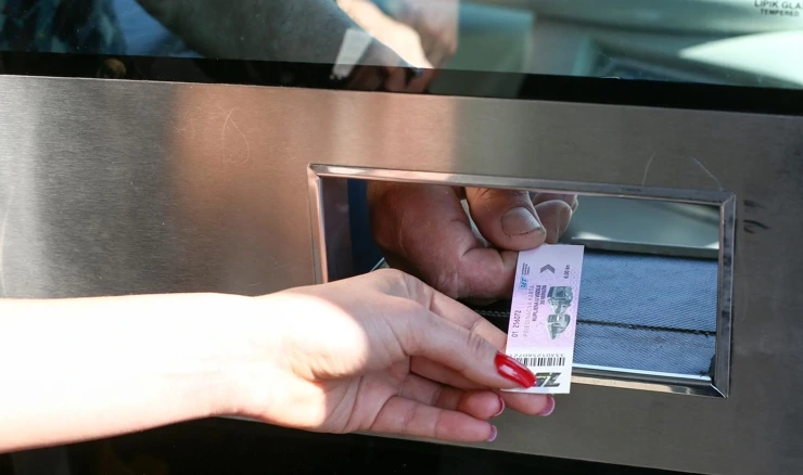 Papirnate karte bit će u opticaju do isteka zaliha