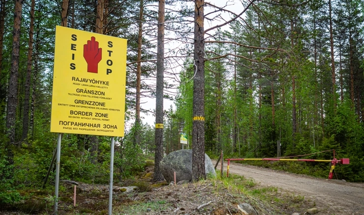 Finska završila postavljanje ograde na granici s Rusijom