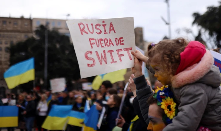 EU, SAD i saveznici isključuju Rusiju iz SWIFT-a