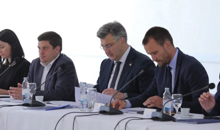 Premijer Andrej Plenković u Otoku na sjednici Savjeta za Slavoniju, Baranju i Srijem