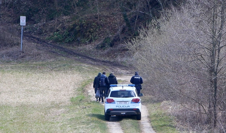 Policija s migrantima/Arhiva