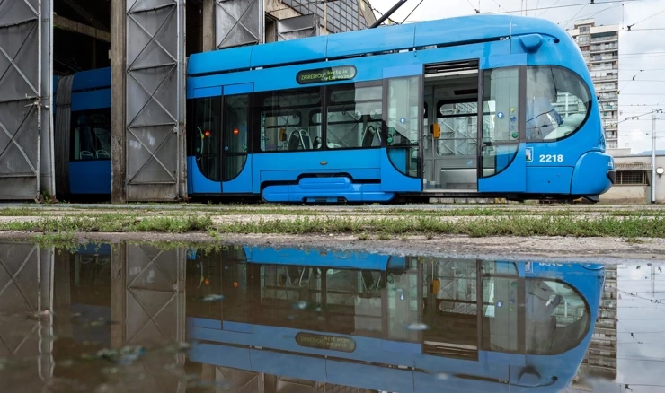 Niskopodni tramvaj/arhivska fotografija