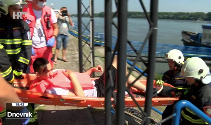 Simulacija spašavanja putnika iz gorećeg kruzera