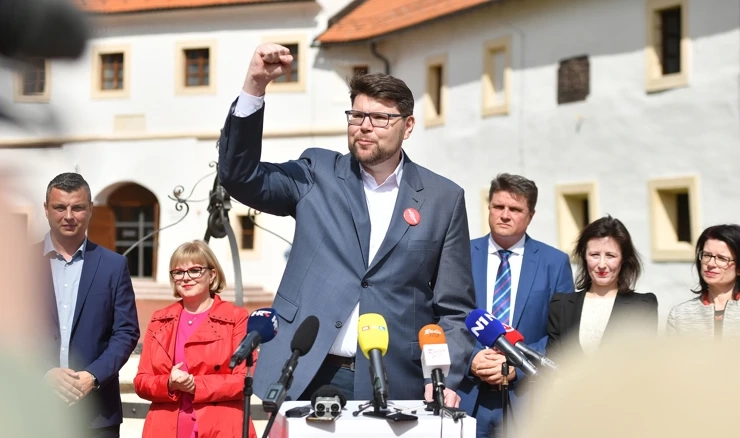 Peđa Grbin 