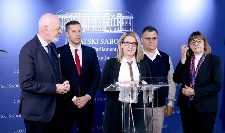  Zagreb: HDZ o položaju Hrvata u Srbiji 