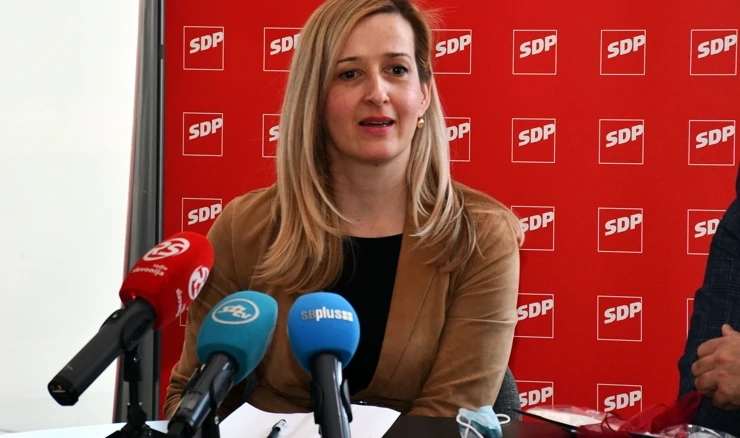 Mirela Ahmetović 