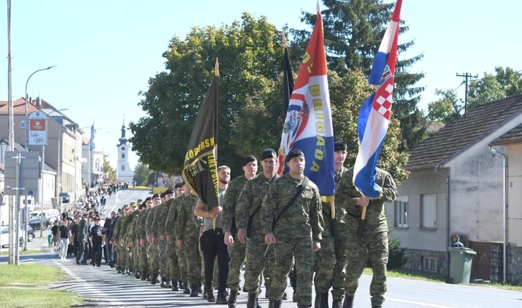 Kolona se u 13 sati uputila prema Spomen-području Barutana