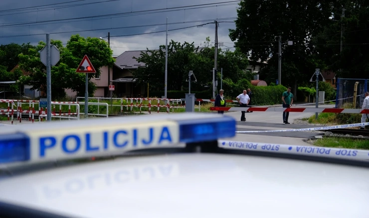 U Trnavi u naletu vlaka smrtno stradala jedna osoba