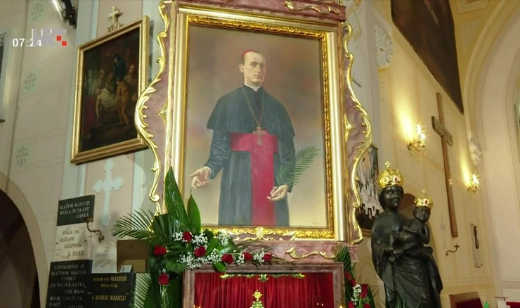 Slika blaženog Alojzija Stepinca u crkvi Presvetog Trojstva u Krašiću