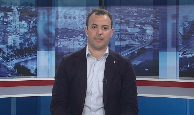 Dr. Ljubo Runjić, dekan Veleučilišta u Šibeniku i stručnjak za međunarodno pravo