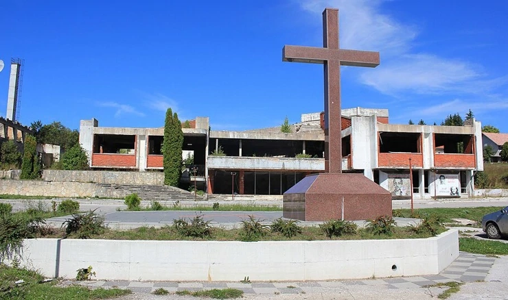 Spomen-obilježje hrvatskim braniteljima u Bosanskom Grahovu