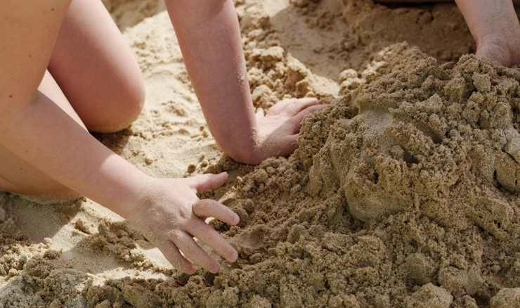 Djeca na plaži 