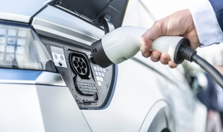 Elektrčni automobil