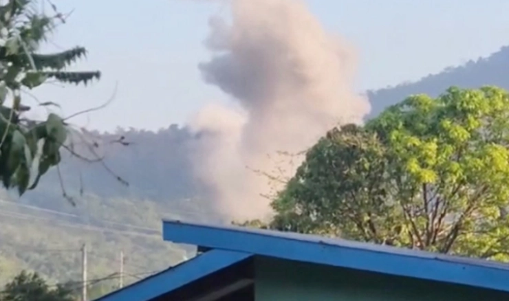 Dim nakon zračnih napada na Kambodžu