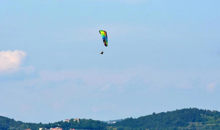 Paraglajder/Ilustracija