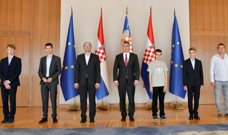 Milanović primio učenike, osvajače medalja s informatičkih natjecanja