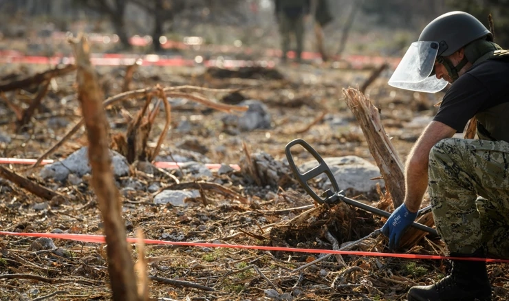 Pirotehničar na zadatku kod planine Moseć 2023.