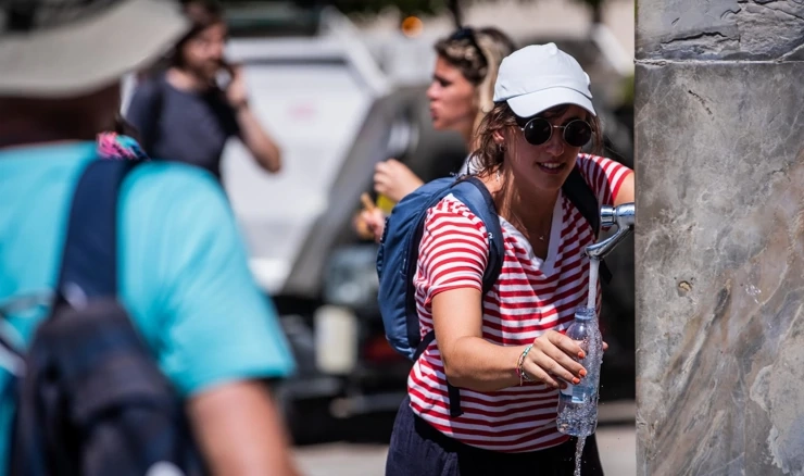 Zbog vrućih ljeta turisti odlaze u hladnije krajeve