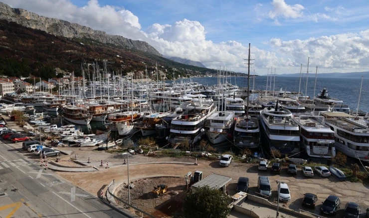 Jesenice: Pogled na luku Krilo 