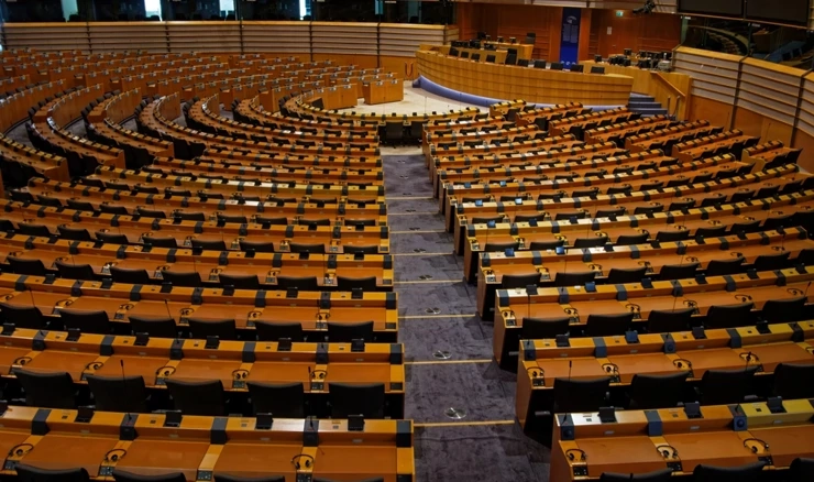 Sporazum je odobren s 446 glasova za, 100 protiv i 72 suzdržana