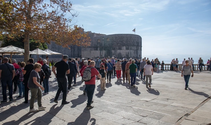 Dubrovnik pun turista 