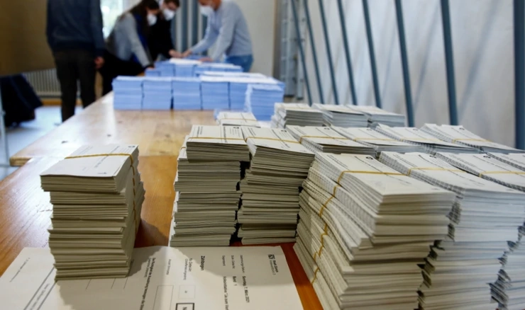 U Švicarskoj na referendumu o burki 