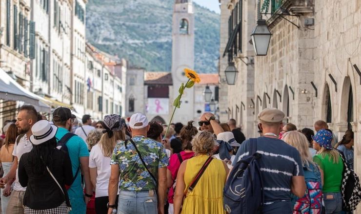Dubrovnik i dalje pun turista
