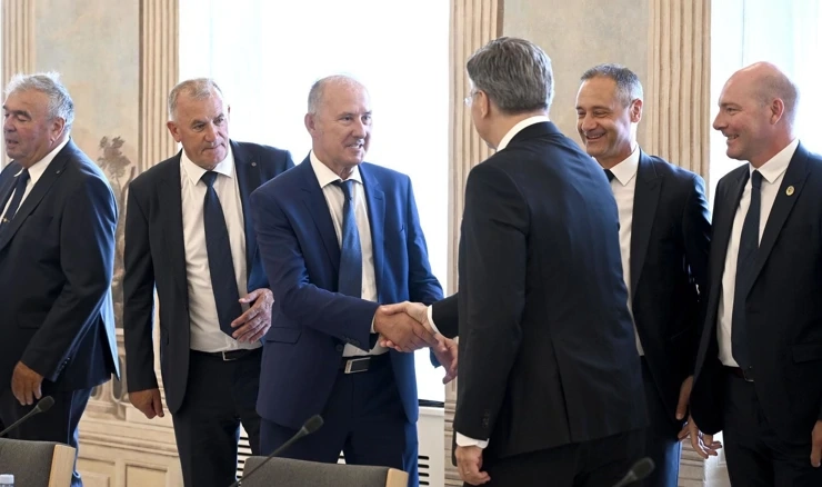 Andrej Plenković sastao se s predstavnicima Viteškog alkarskog društva Sinj