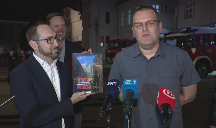 Monografija „U vatri potresa - Zagrebački vatrogasci u svom gradu i na Banovini"