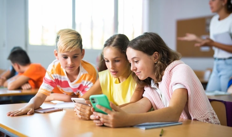 Treba li zabraniti upotrebu mobitela u osnovnim školama? 