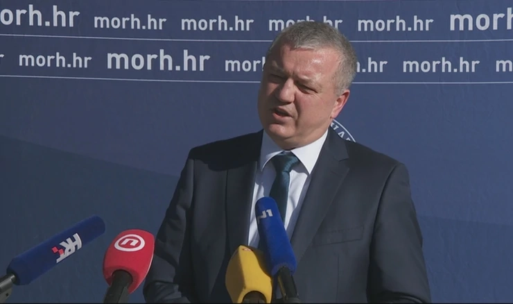 Ministar Horvat s gradonačelnikom Petrinje i načelnicima o obnovi