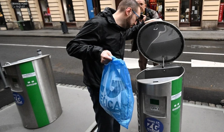 Tomašević bacio prvu ZG vrećicu