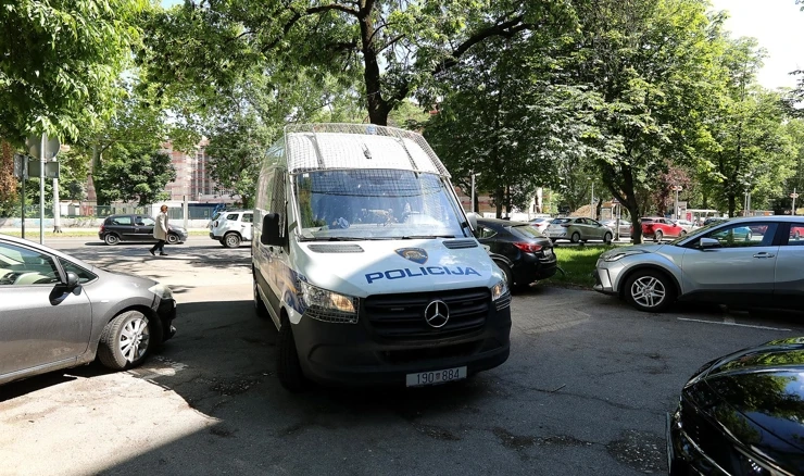 Dovođenje uhićenih u aferi Geodezija na ispitivanje 
