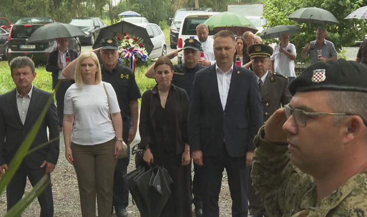 Počast žrtvama iz 1945. u Spomen-području Lug kod Bjelovara