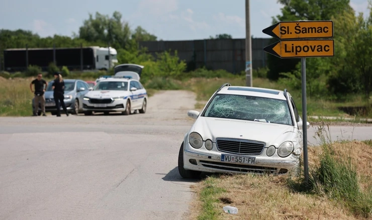 Babina Greda: Bježali policiji na autocesti i probili rampu