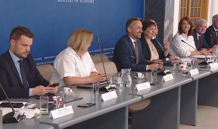 Pregovarački odbori Vlade i sindikata državnih i javnih službi