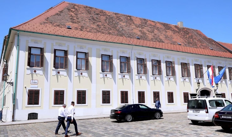 Banski dvori