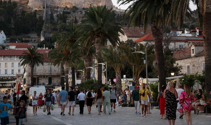  U srpnju tri posto manje turista, u prvih pet dana kolovoza šest posto više