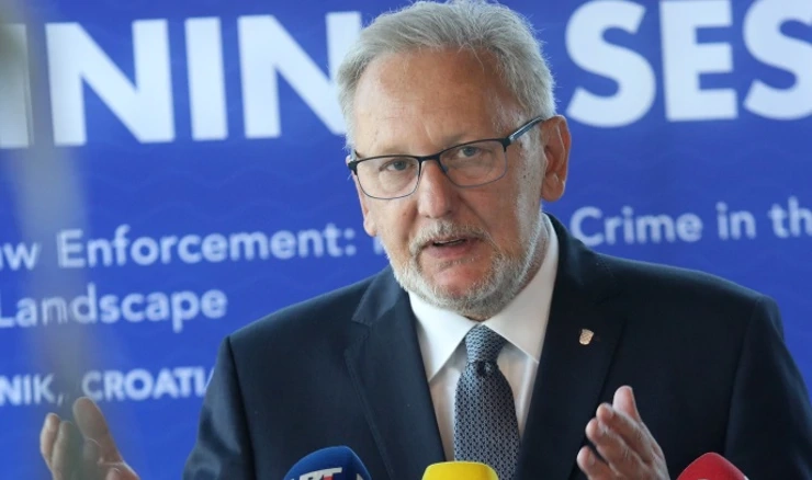 Davor Božinović