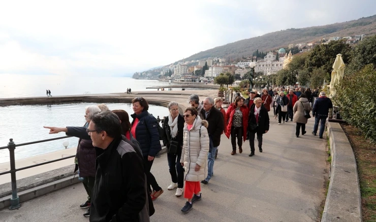 Turisti u Opatiji