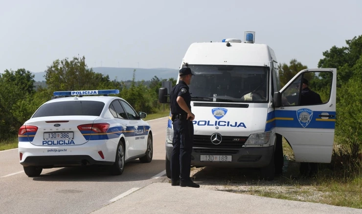 Potraga za trećim članom posade helikoptera