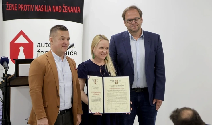 Nagrada Miko Tripalo Autonomnoj ženskoj kući Zagreb
